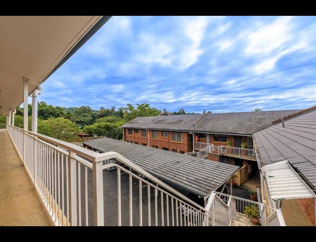 2 BEDROOM APARTMENT FOR SALE IN CLARENDON